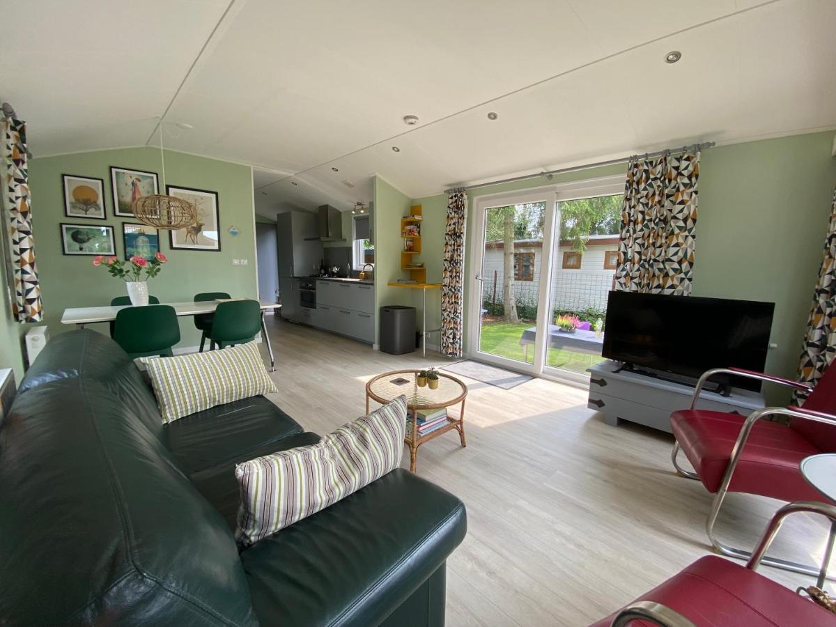 Ruim En Modern Chalet In De Veluwse Bossen Putten Exterior photo