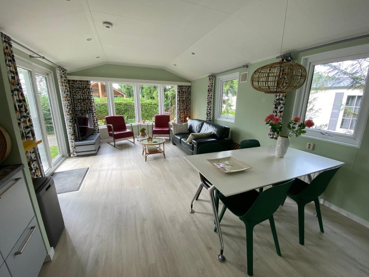Ruim En Modern Chalet In De Veluwse Bossen Putten Exterior photo